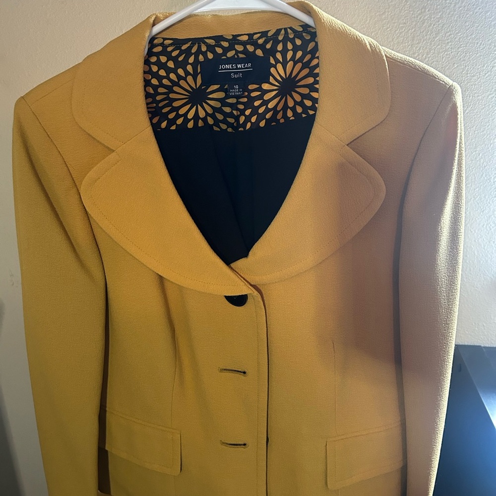 Jones Wear Women's Mustard Blazer with Black Pencil Skirt